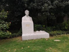 卢星堂 | 笔墨留韵，石雕寄思